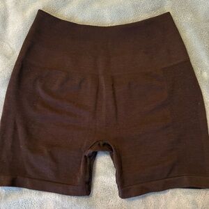 Alphalete Amplify Shorts